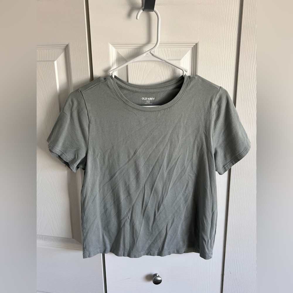 Old Navy Grey Tee